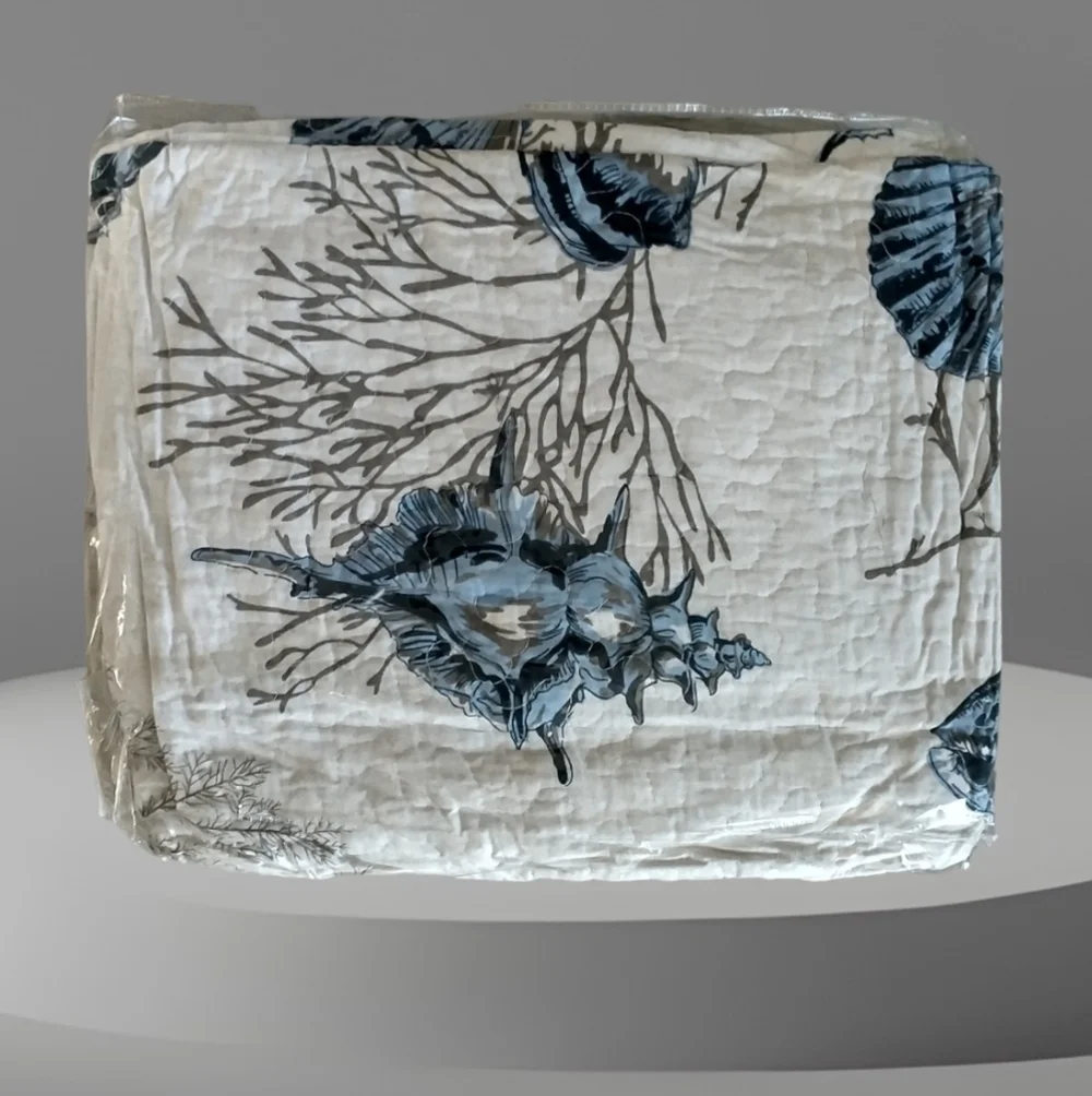 Summer Lightweight Reversible Quilt Size Twin